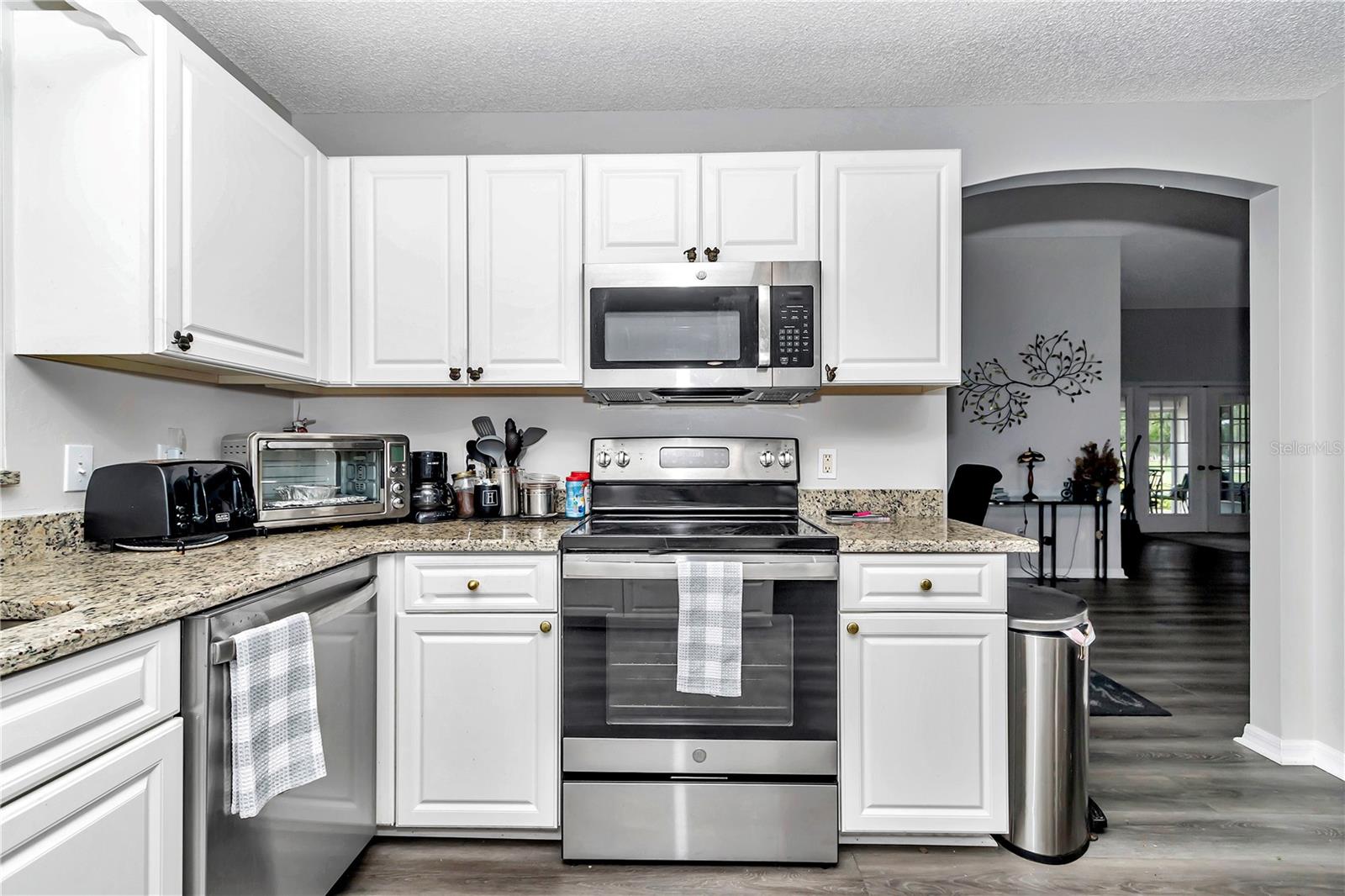 Image 11 of 49 For 1832 Madero Drive