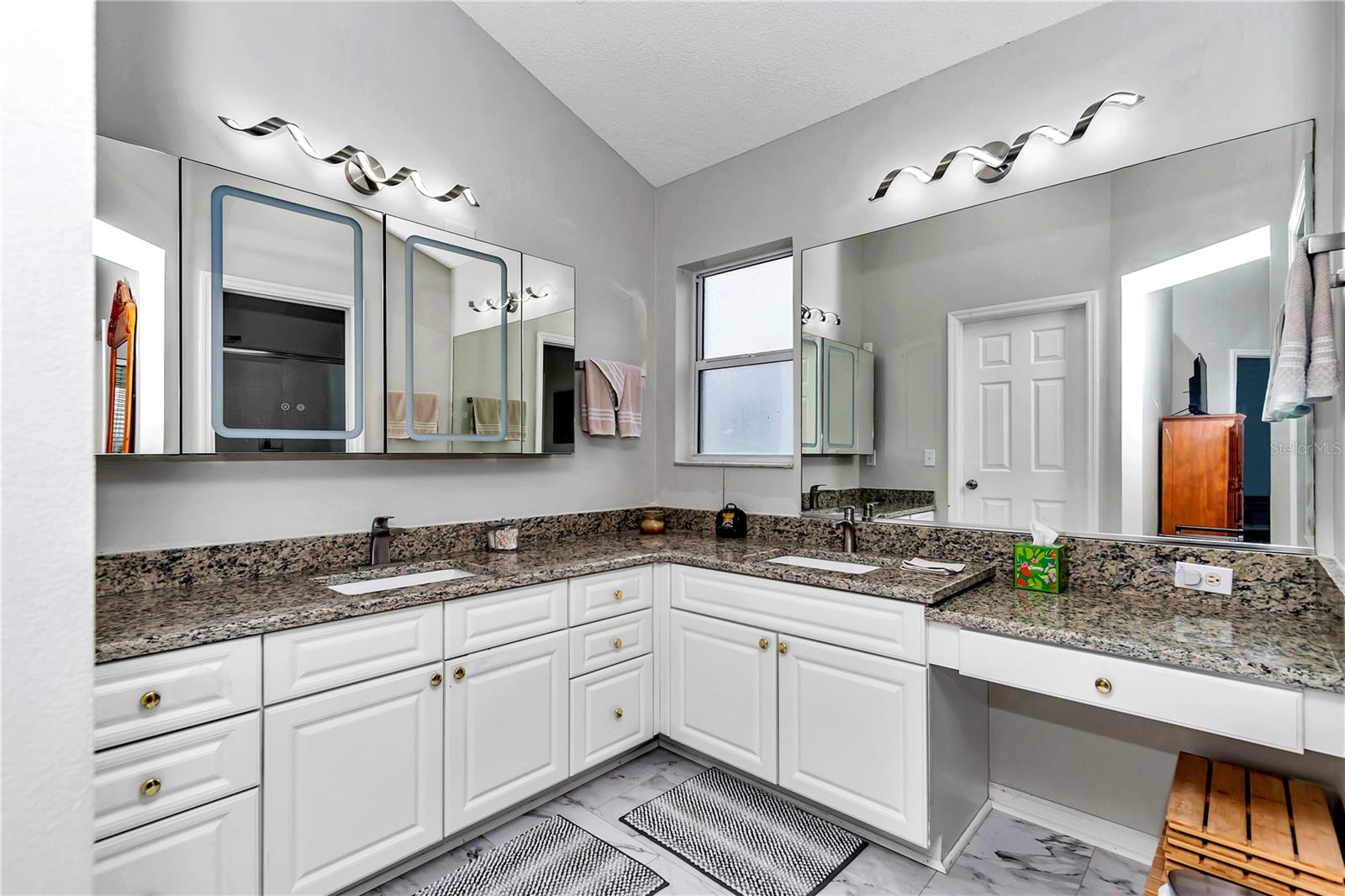 Image 23 of 49 For 1832 Madero Drive