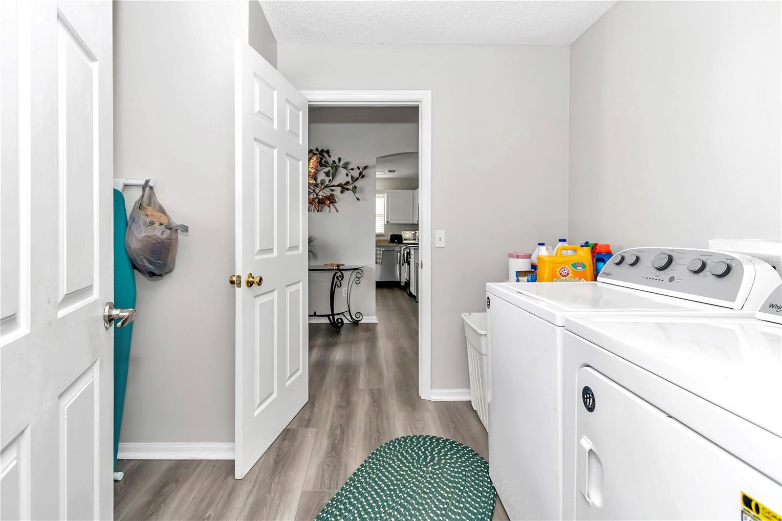 Image 6 of 49 For 1832 Madero Drive