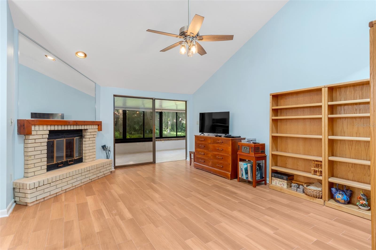 Image 8 of 36 For 701 Clusterwood Drive