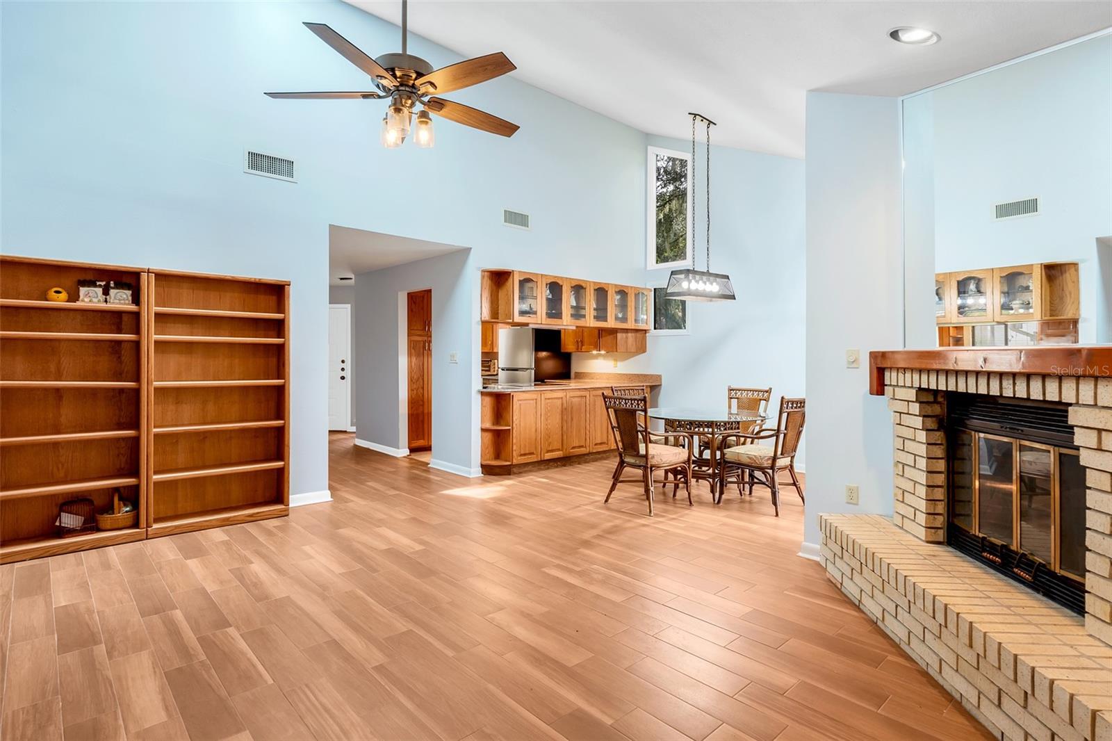 Image 9 of 36 For 701 Clusterwood Drive