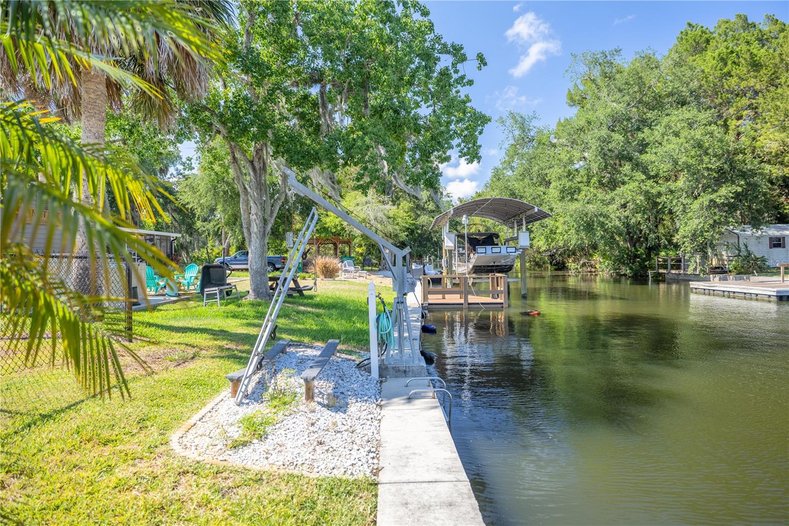 Listing photo id 33 for 3873 Calusa Point