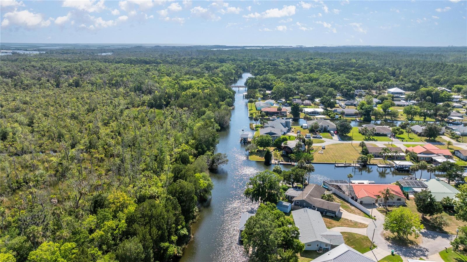 Listing photo id 2 for 3873 Calusa Point