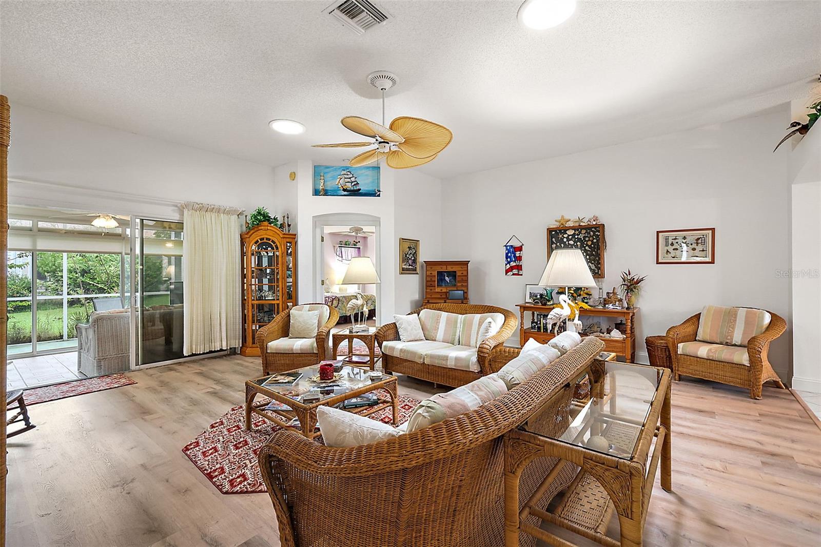 Image 12 of 37 For 1306 De La Garza Place