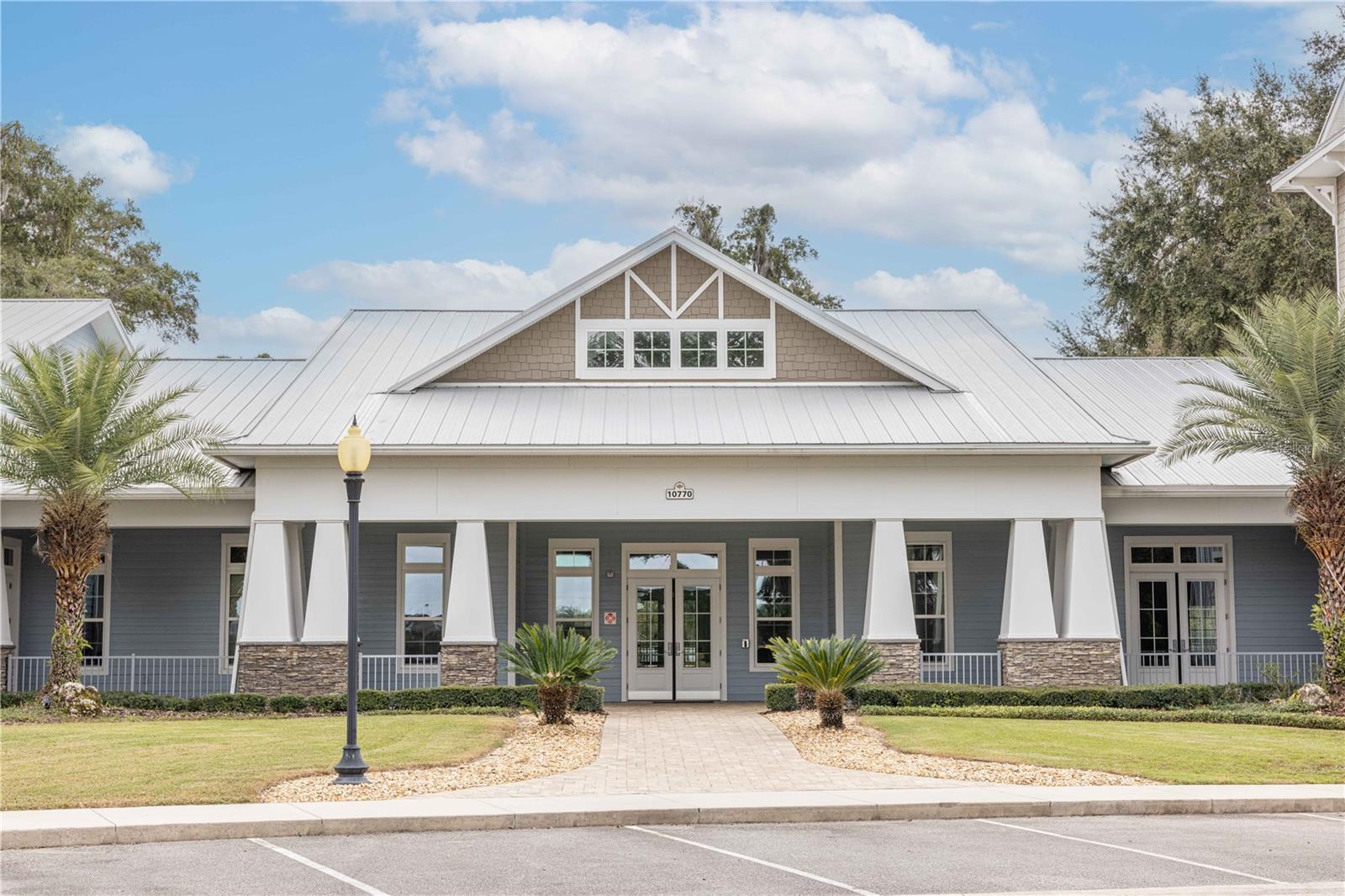 Image 21 of 37 For 10619 Grand Oaks Boulevard