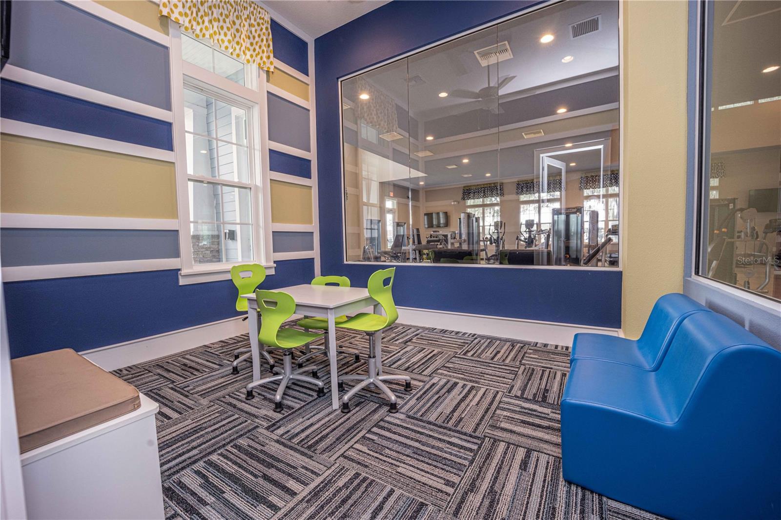 Image 24 of 37 For 10619 Grand Oaks Boulevard