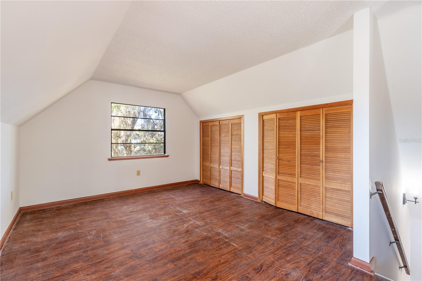 Image 16 of 27 For 40043 8th Avenue