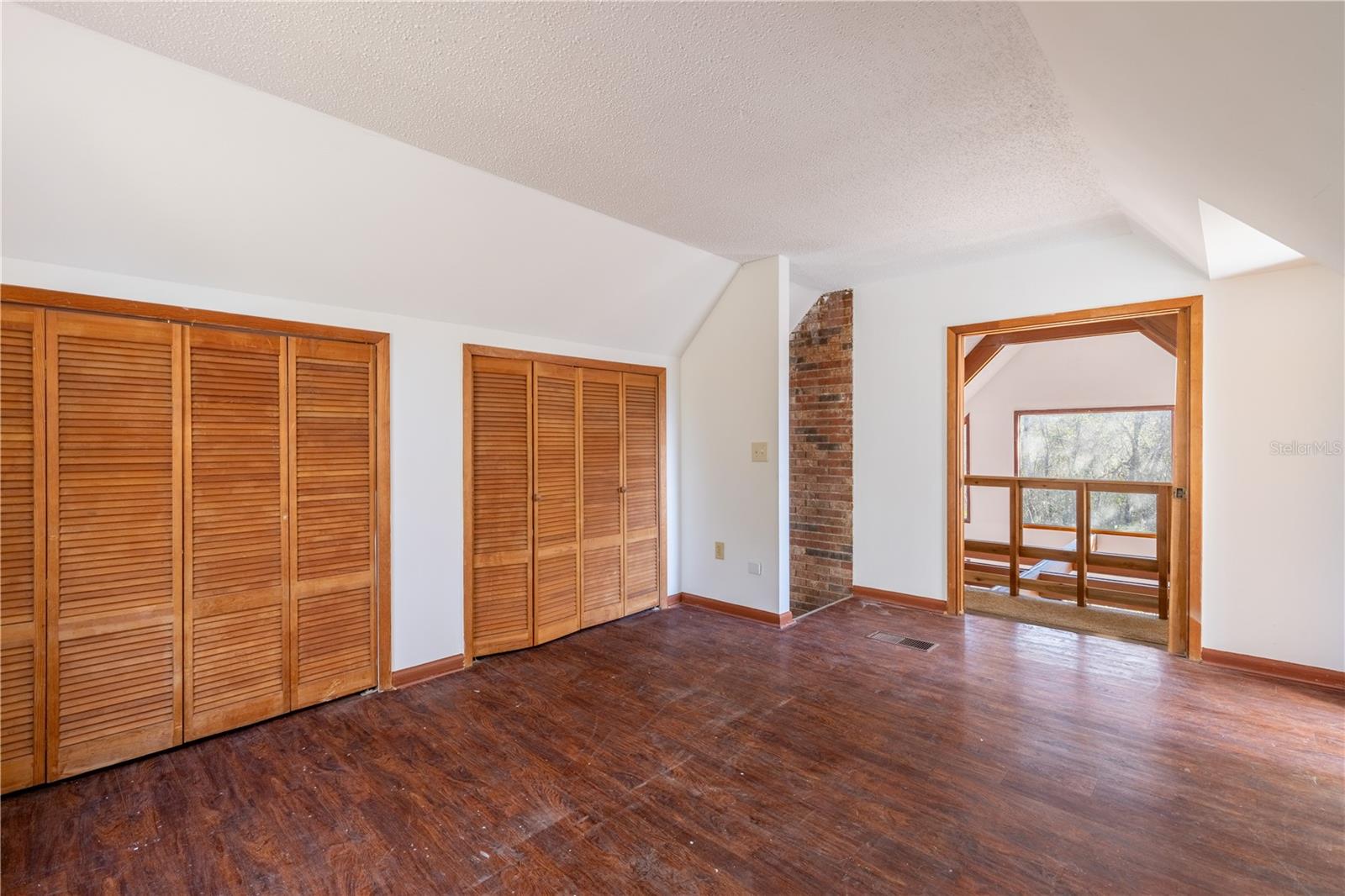 Image 17 of 27 For 40043 8th Avenue