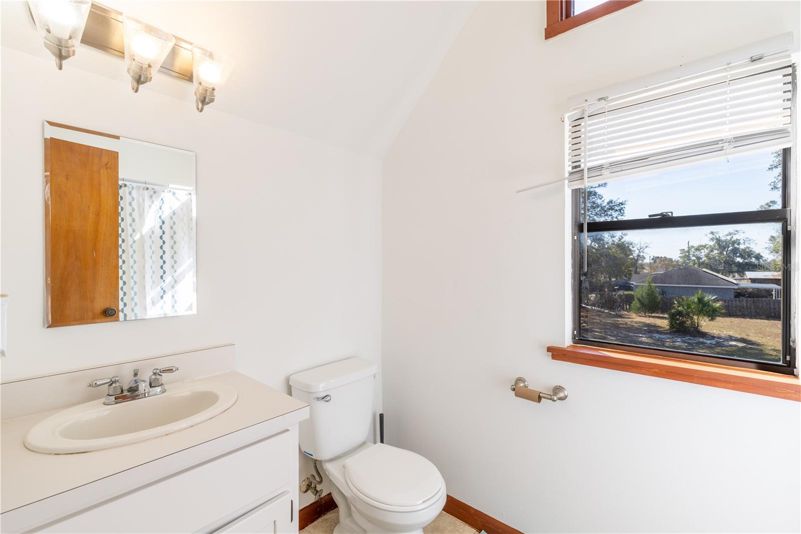 Image 18 of 27 For 40043 8th Avenue