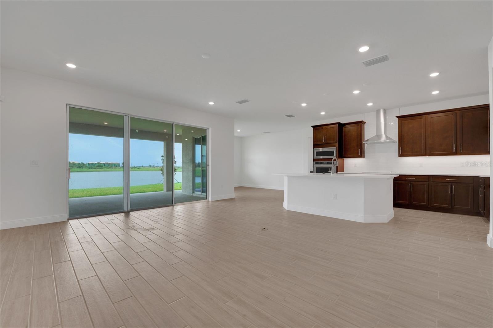 Image 18 of 66 For 7446 Sea Manatee Street