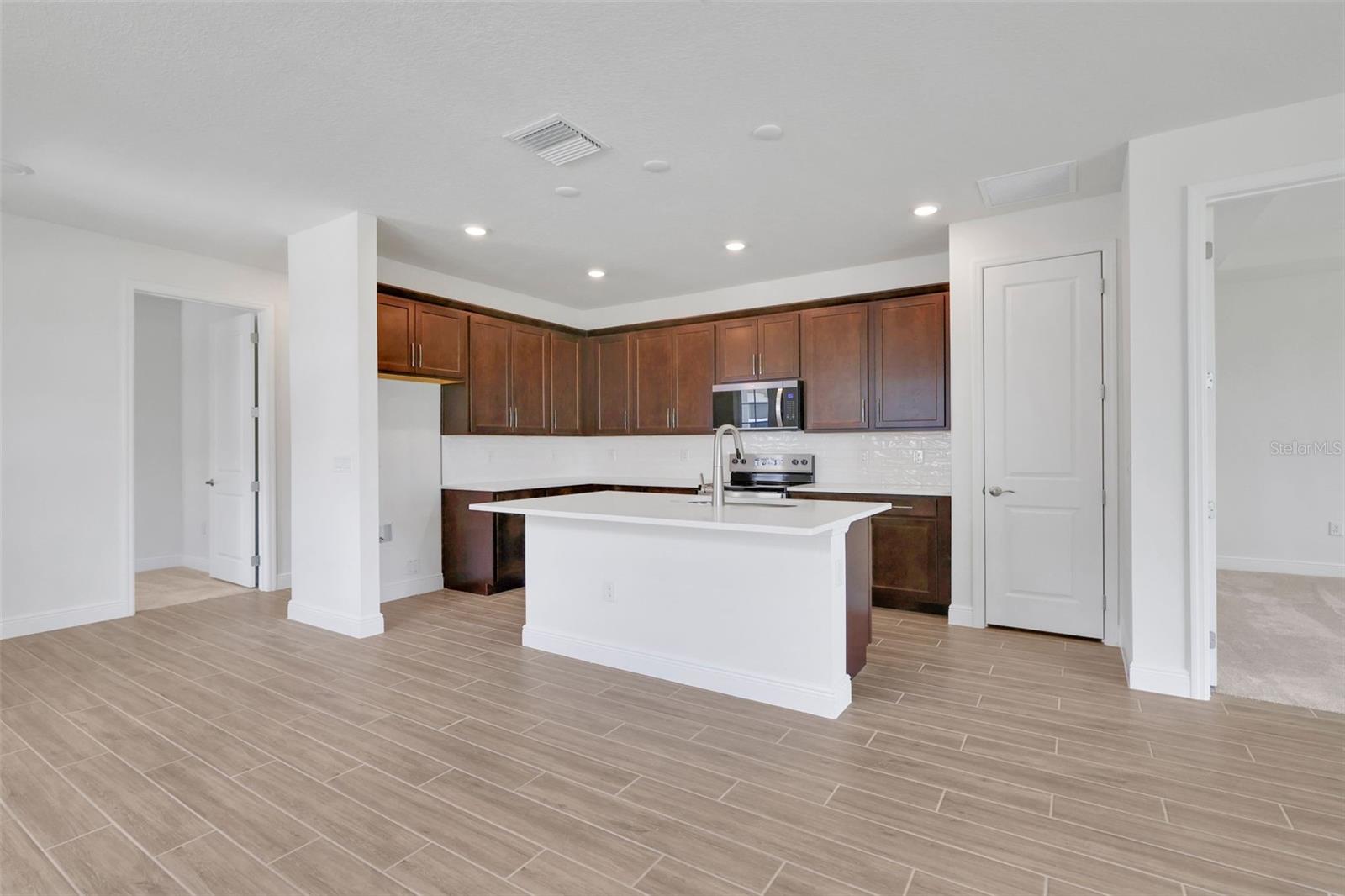 Image 19 of 42 For 7610 Sea Oak Court