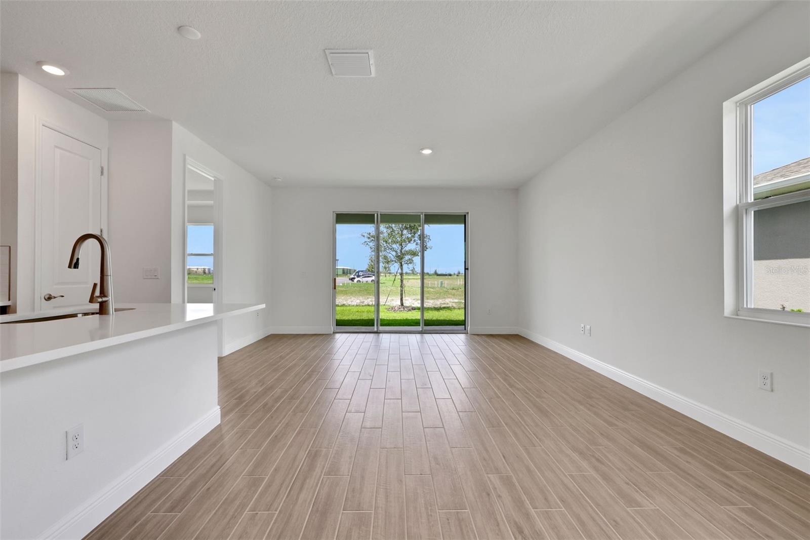 Image 23 of 42 For 7610 Sea Oak Court