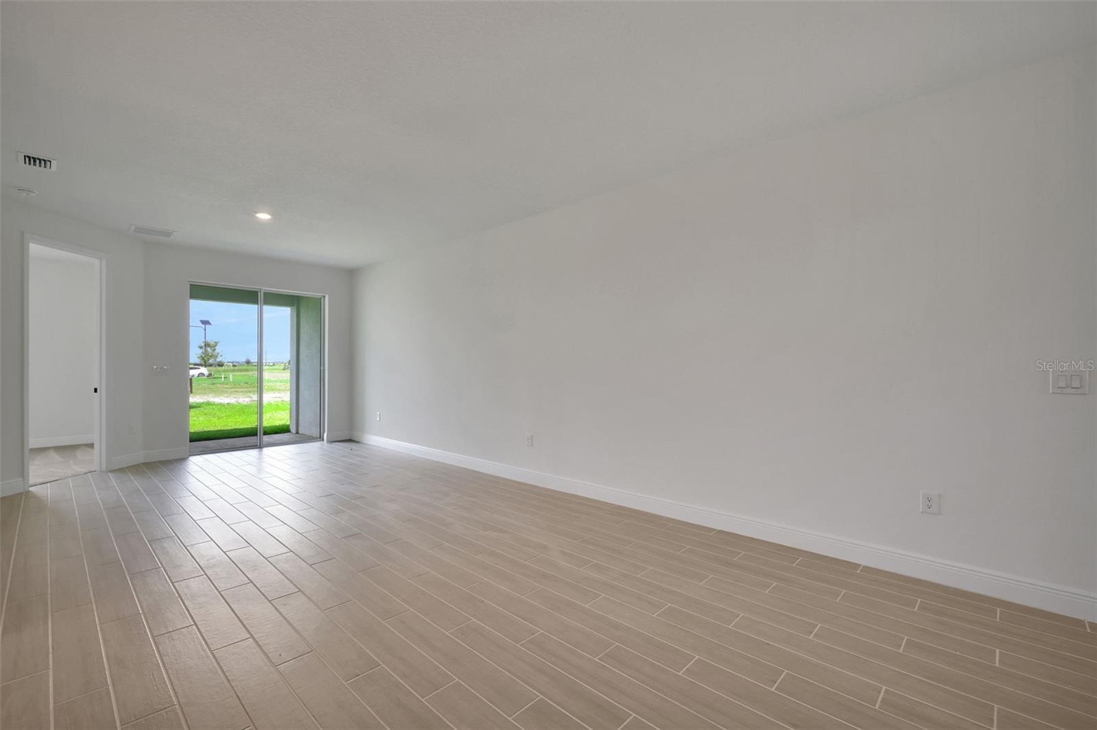 Image 18 of 45 For 7582 Sea Oak Court