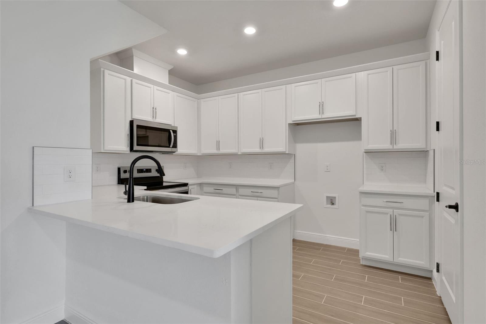 Image 21 of 45 For 7582 Sea Oak Court