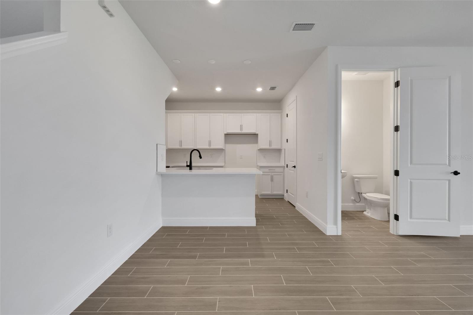 Image 24 of 45 For 7582 Sea Oak Court