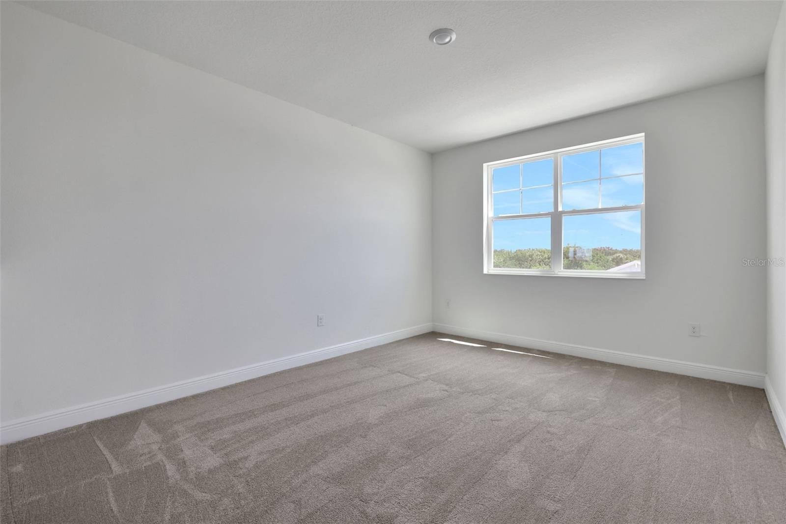 Image 33 of 45 For 7582 Sea Oak Court