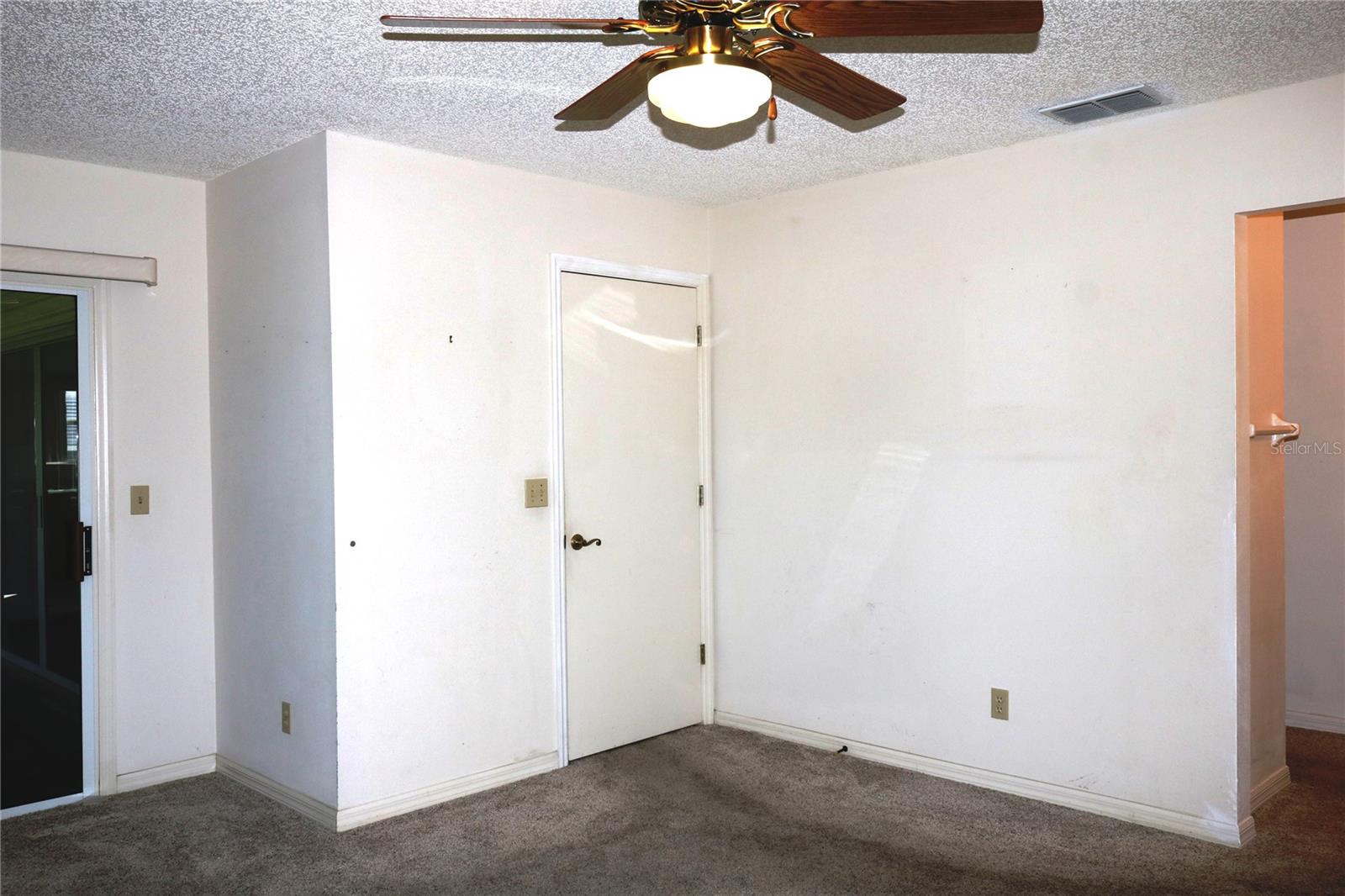 Image 12 of 39 For 651 Timbercrest Drive