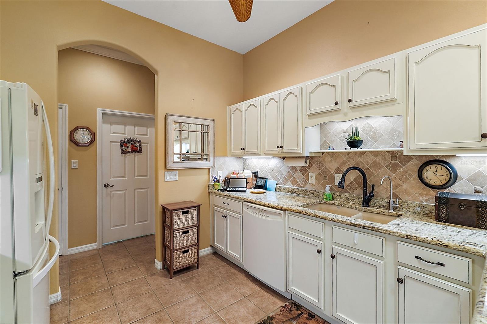 Image 17 of 41 For 25528 Maurepas Lane