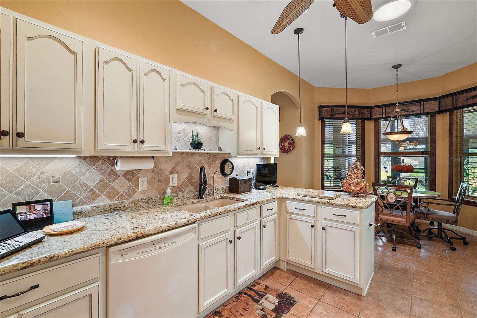 Image 18 of 41 For 25528 Maurepas Lane