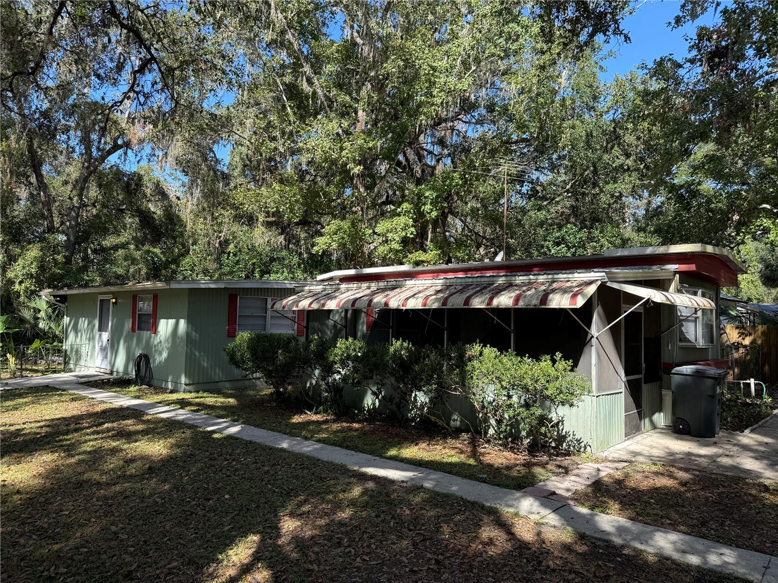 Details for 2834 County Road 423, LAKE PANASOFFKEE, FL 33538