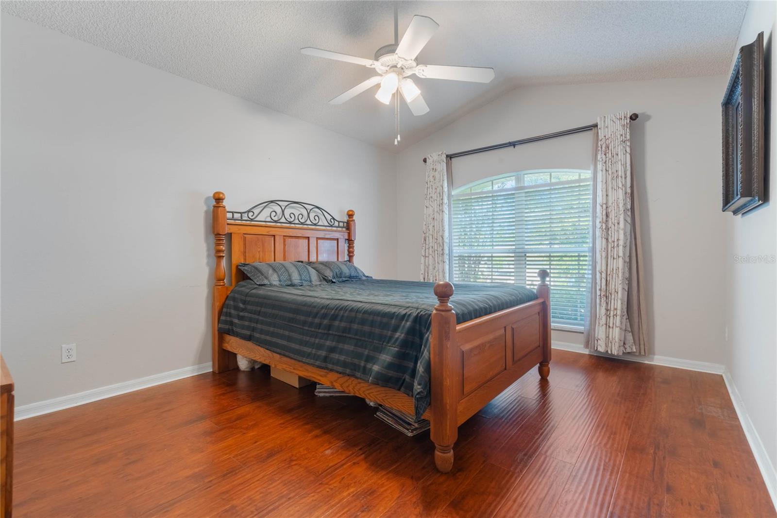 Image 20 of 26 For 4130 Capland Avenue