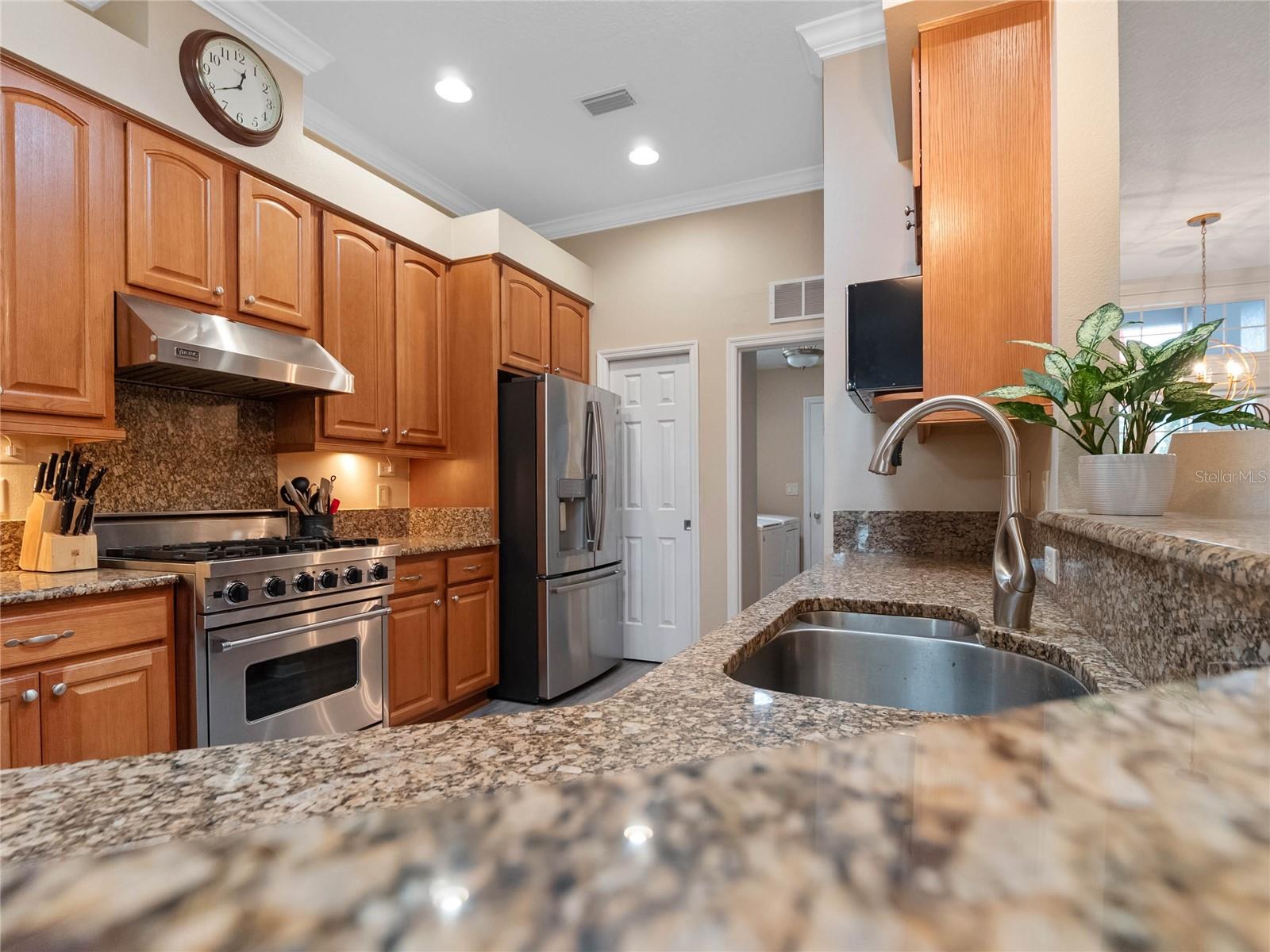 Image 22 of 66 For 20744 Queen Alexandra Drive