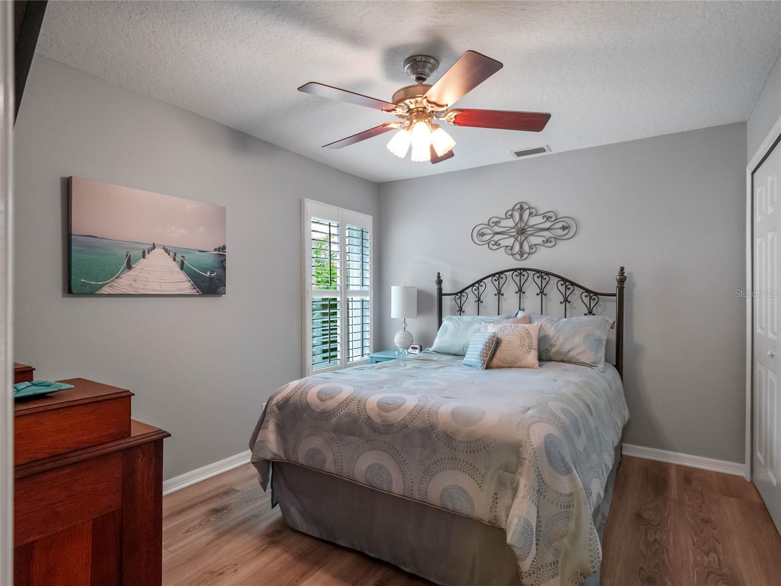 Image 29 of 66 For 20744 Queen Alexandra Drive