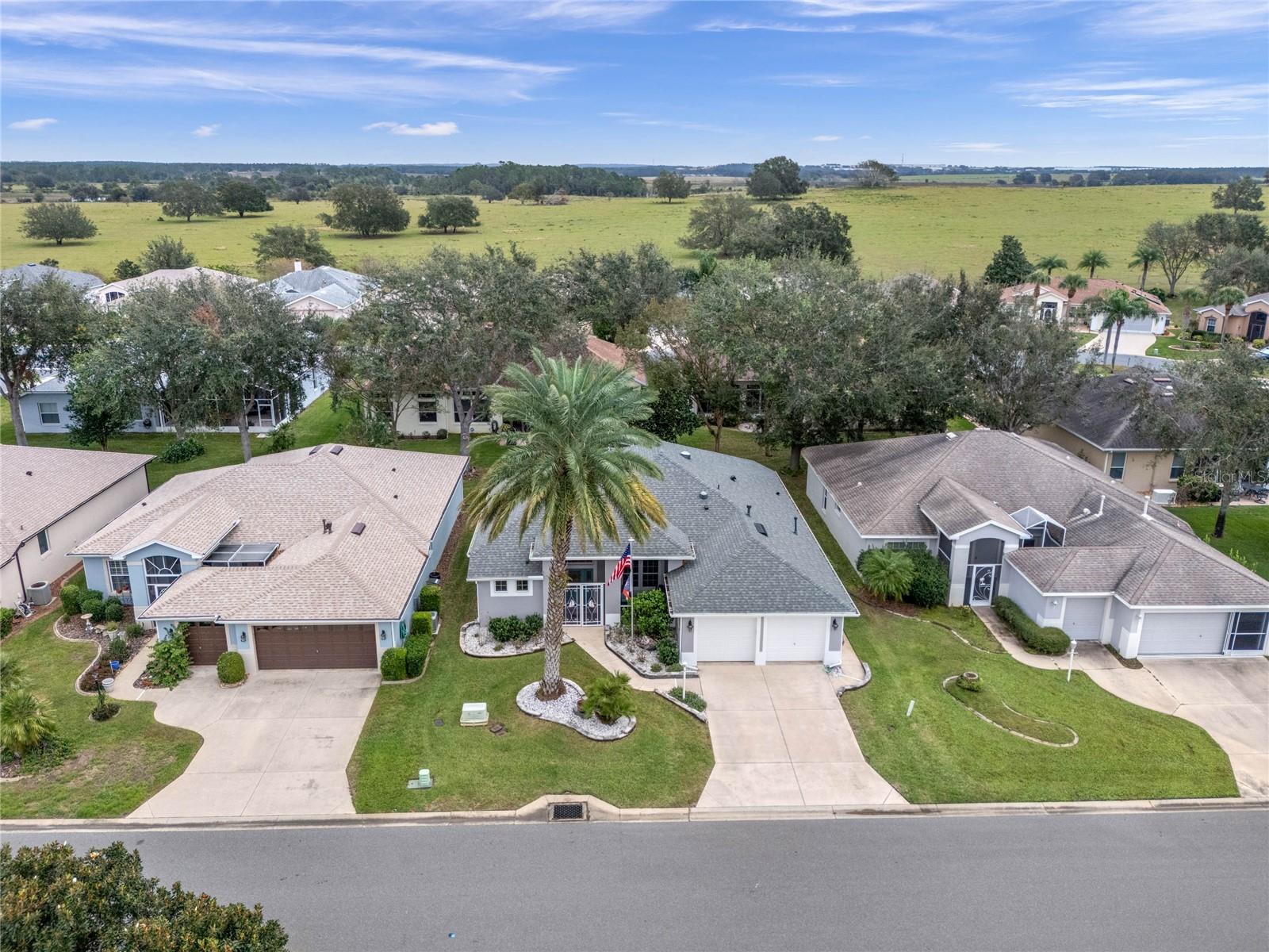 Image 36 of 66 For 20744 Queen Alexandra Drive