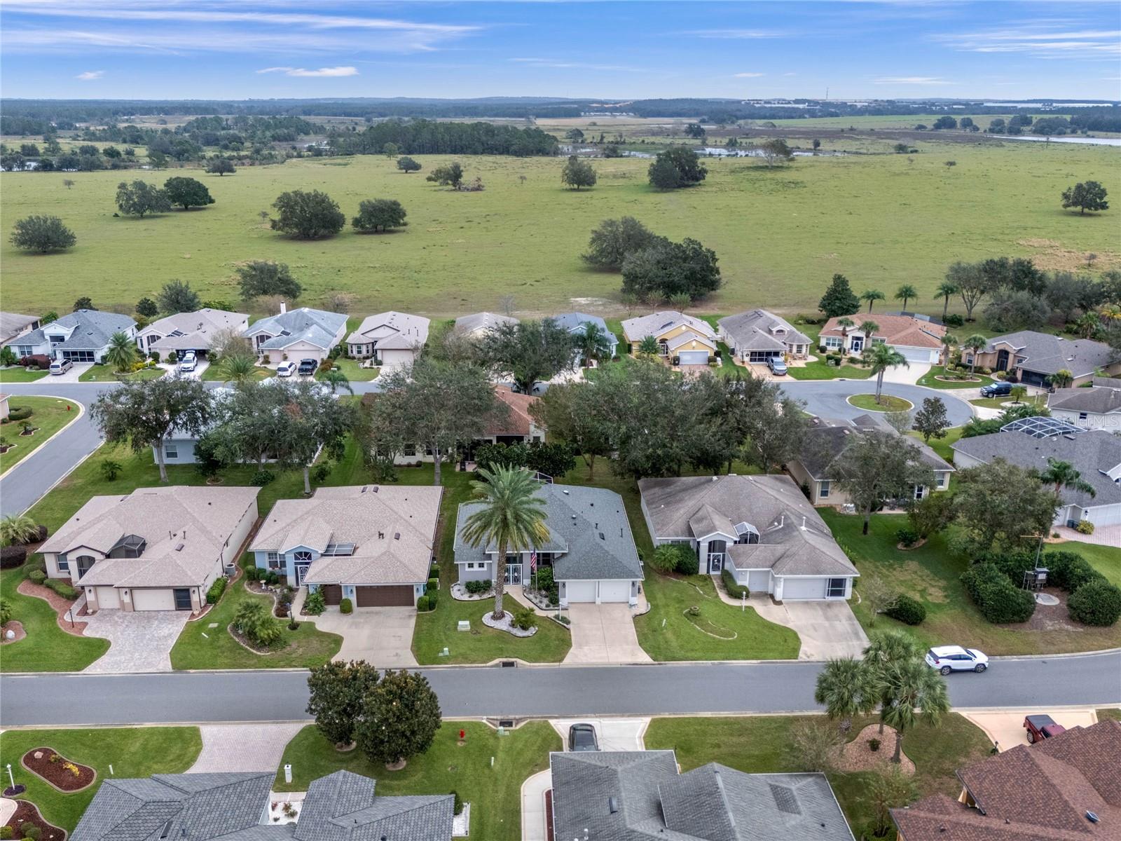 Image 37 of 66 For 20744 Queen Alexandra Drive