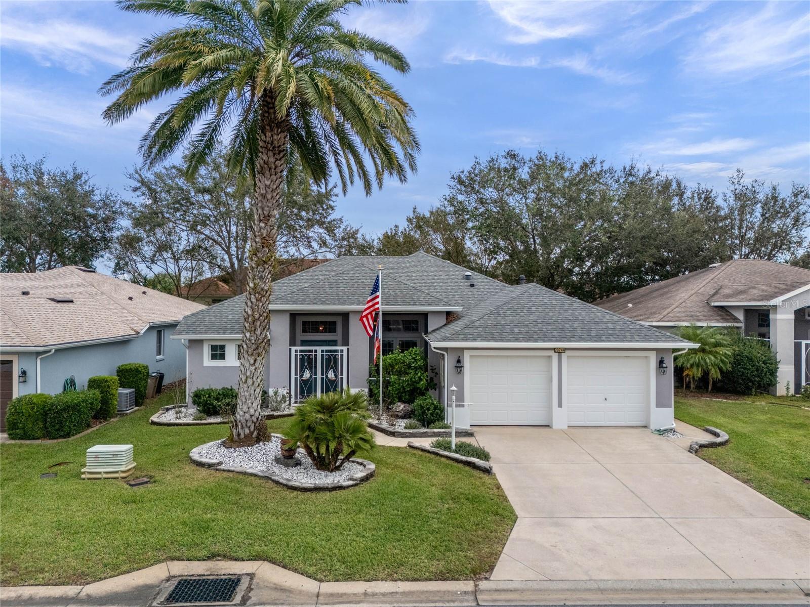 Image 4 of 66 For 20744 Queen Alexandra Drive