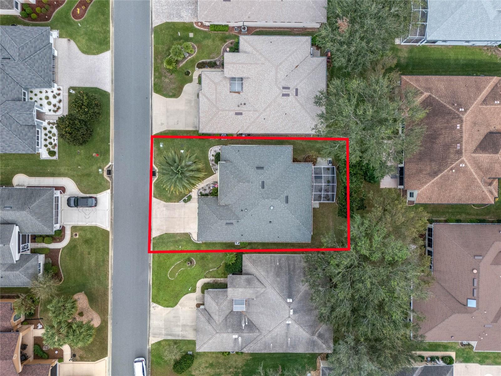 Image 40 of 66 For 20744 Queen Alexandra Drive