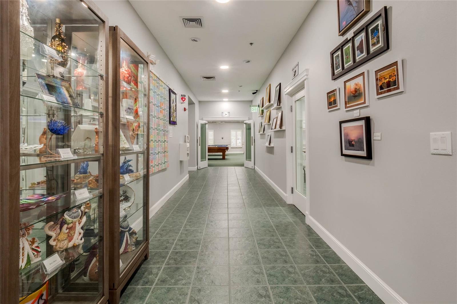 Image 45 of 66 For 20744 Queen Alexandra Drive