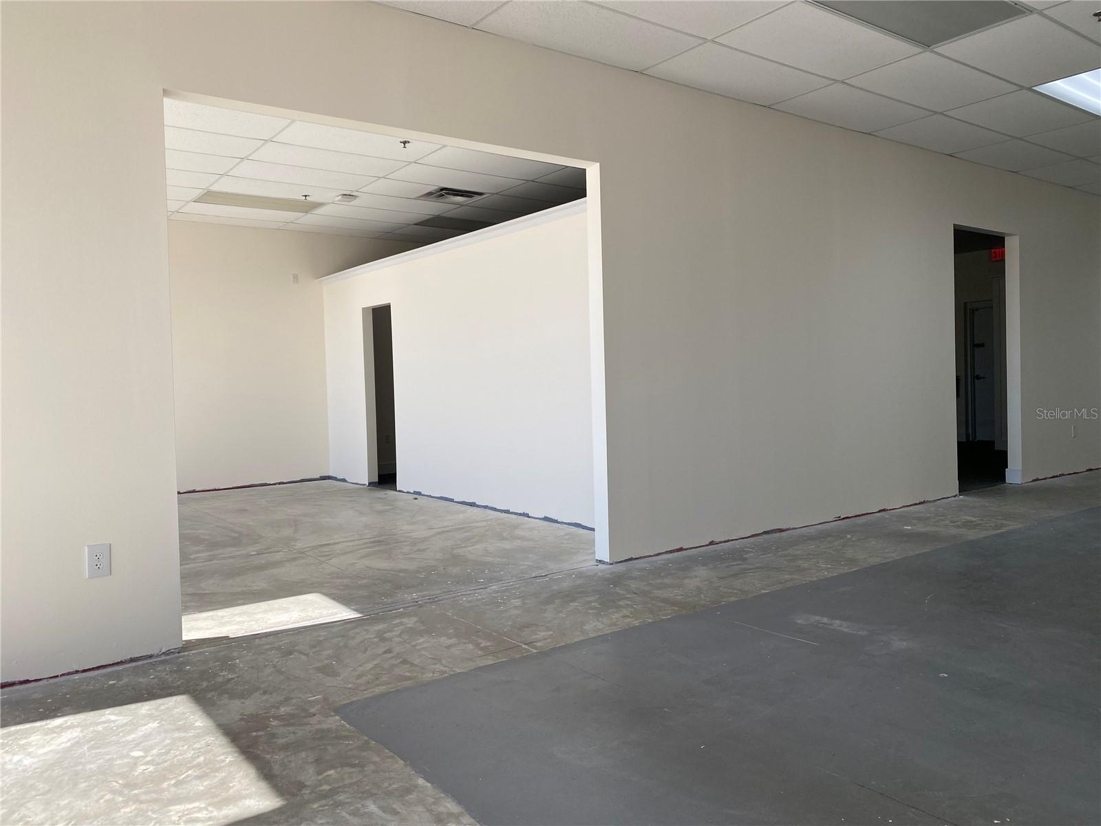 Image 4 of 6 For 12302 Roper Boulevard 103