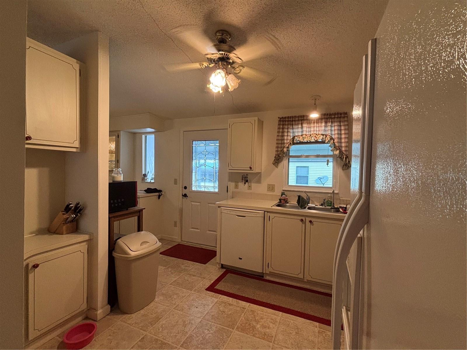 Image 8 of 27 For 1335 Schwartz Boulevard