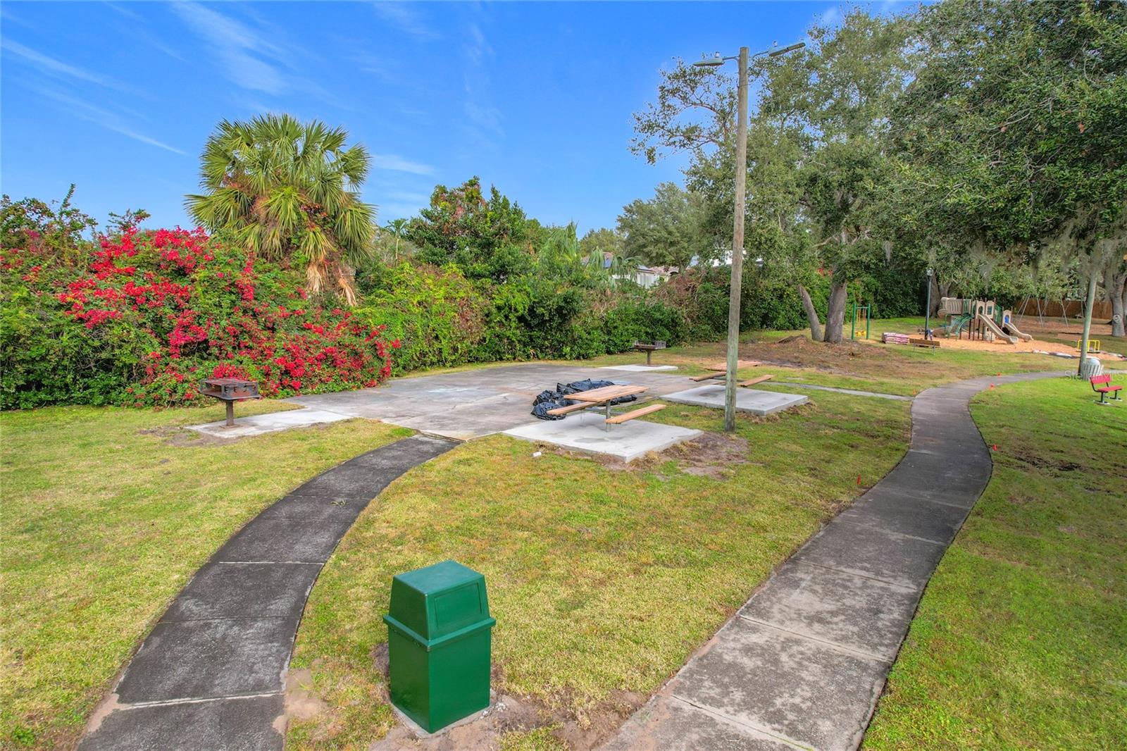 Image 80 of 90 For 218 Country Landing Boulevard