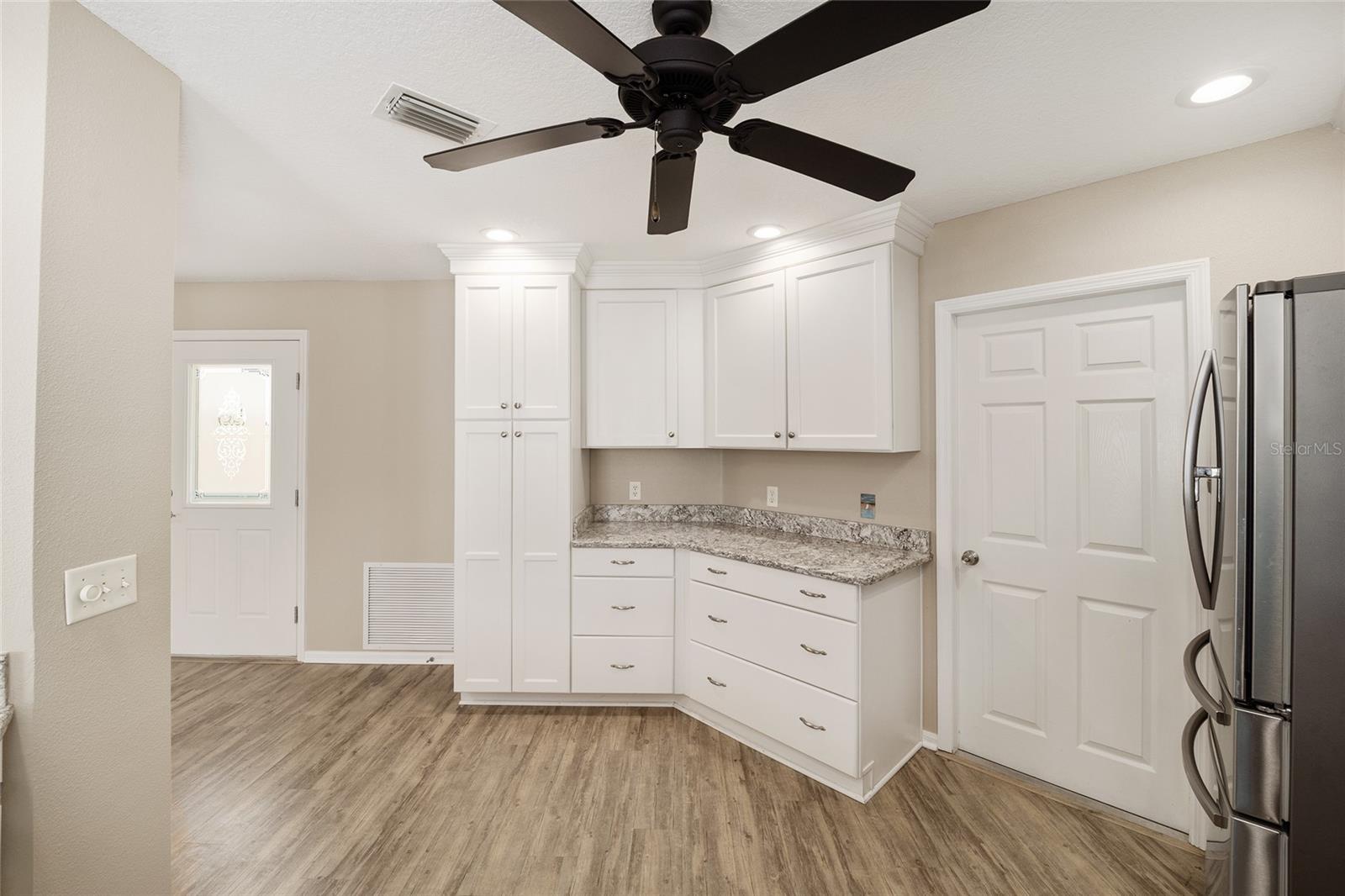 Image 10 of 47 For 17159 78th Crowfield Avenue