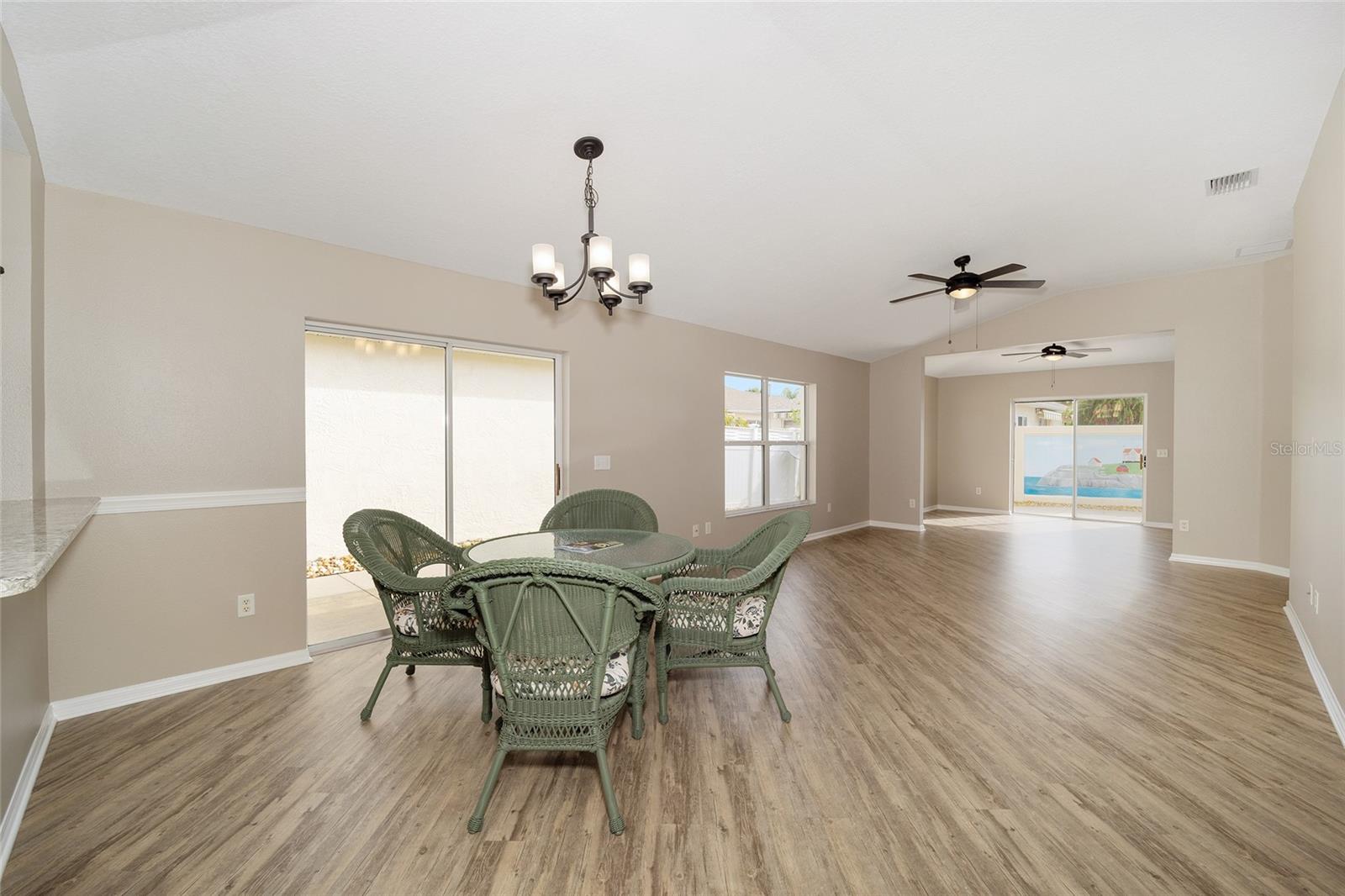 Image 12 of 47 For 17159 78th Crowfield Avenue