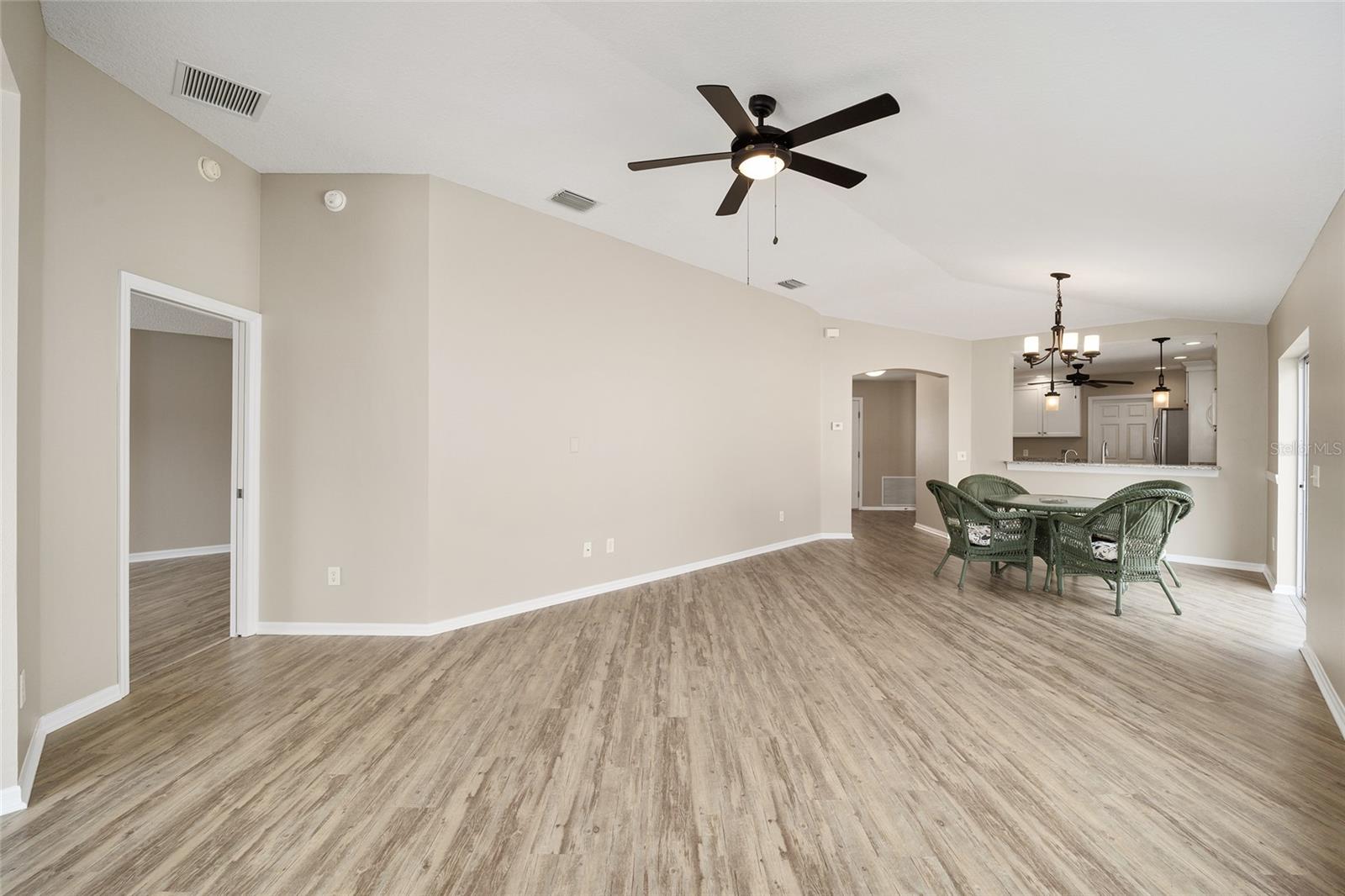 Image 18 of 47 For 17159 78th Crowfield Avenue