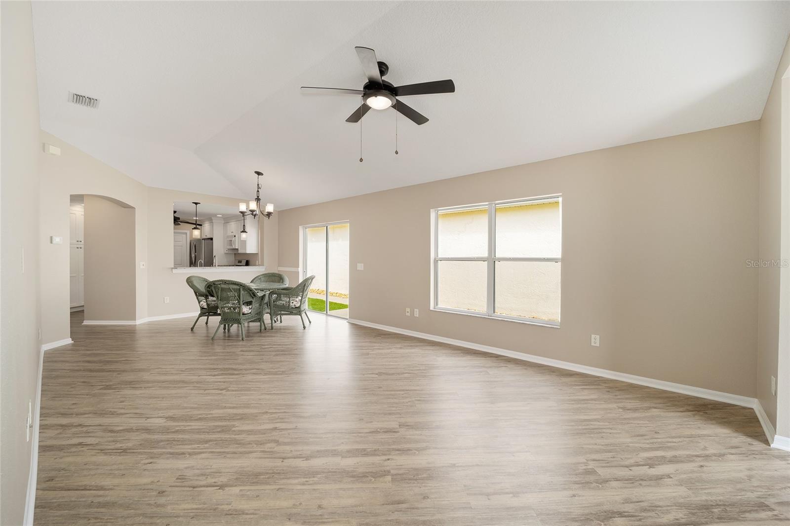 Image 19 of 47 For 17159 78th Crowfield Avenue