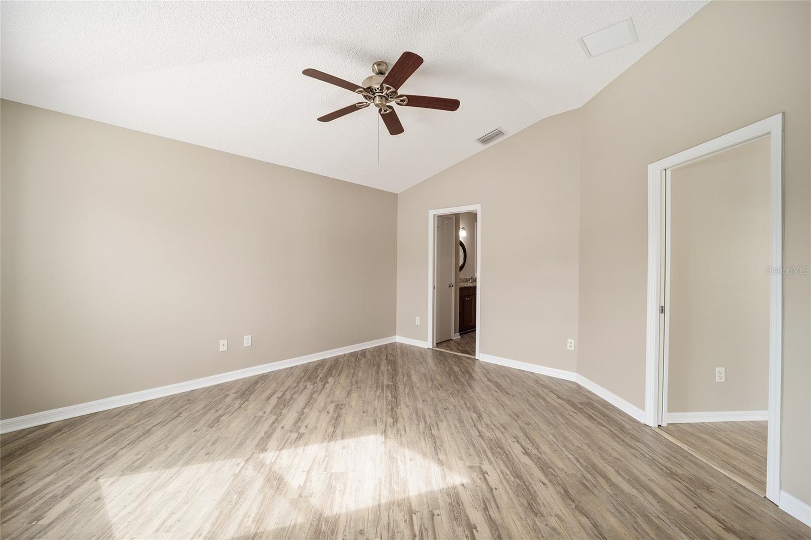 Image 21 of 47 For 17159 78th Crowfield Avenue