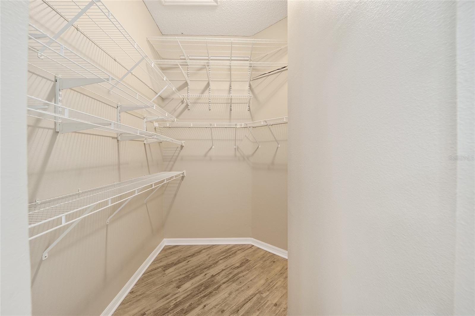 Image 25 of 47 For 17159 78th Crowfield Avenue