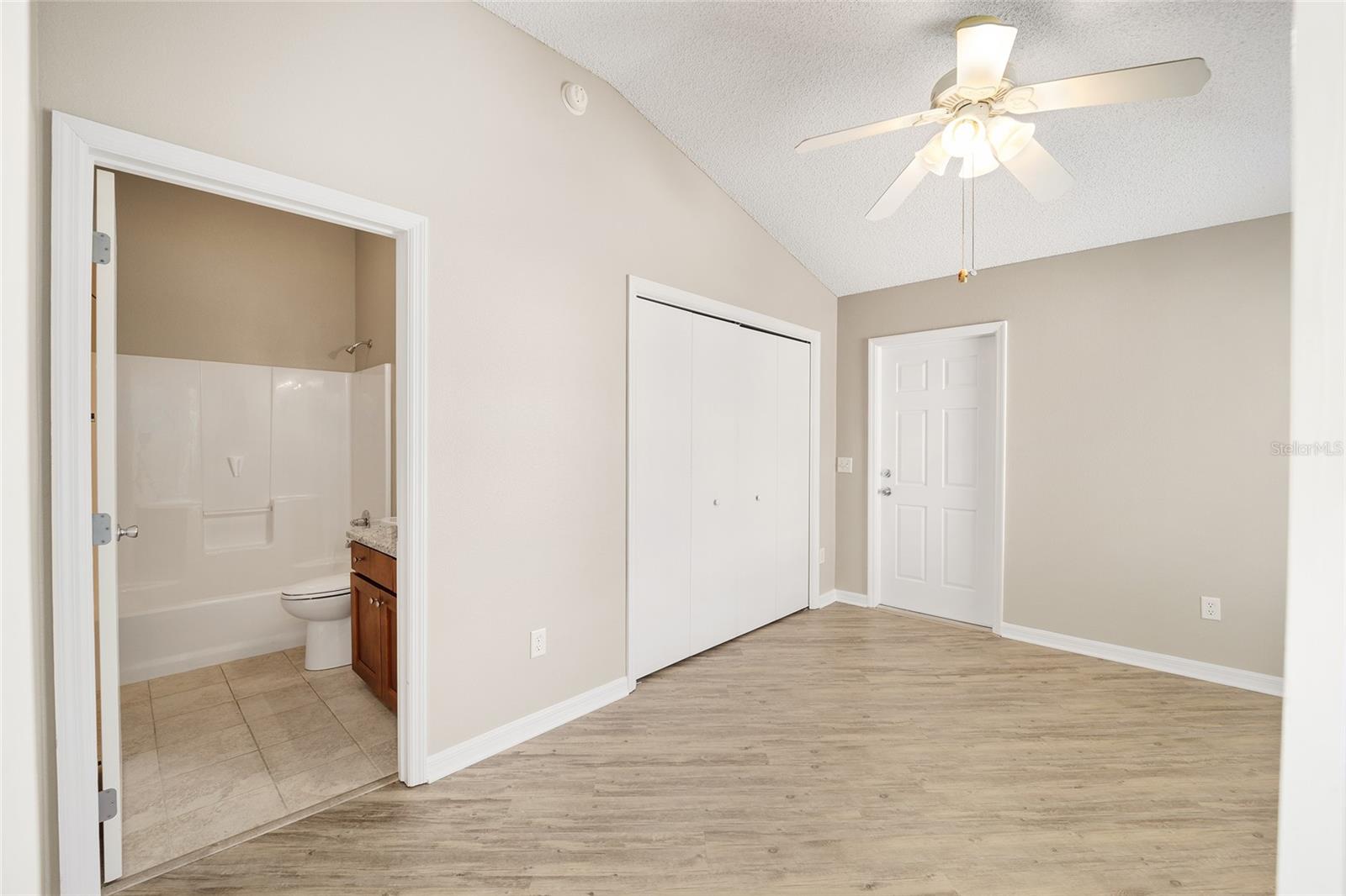 Image 26 of 47 For 17159 78th Crowfield Avenue