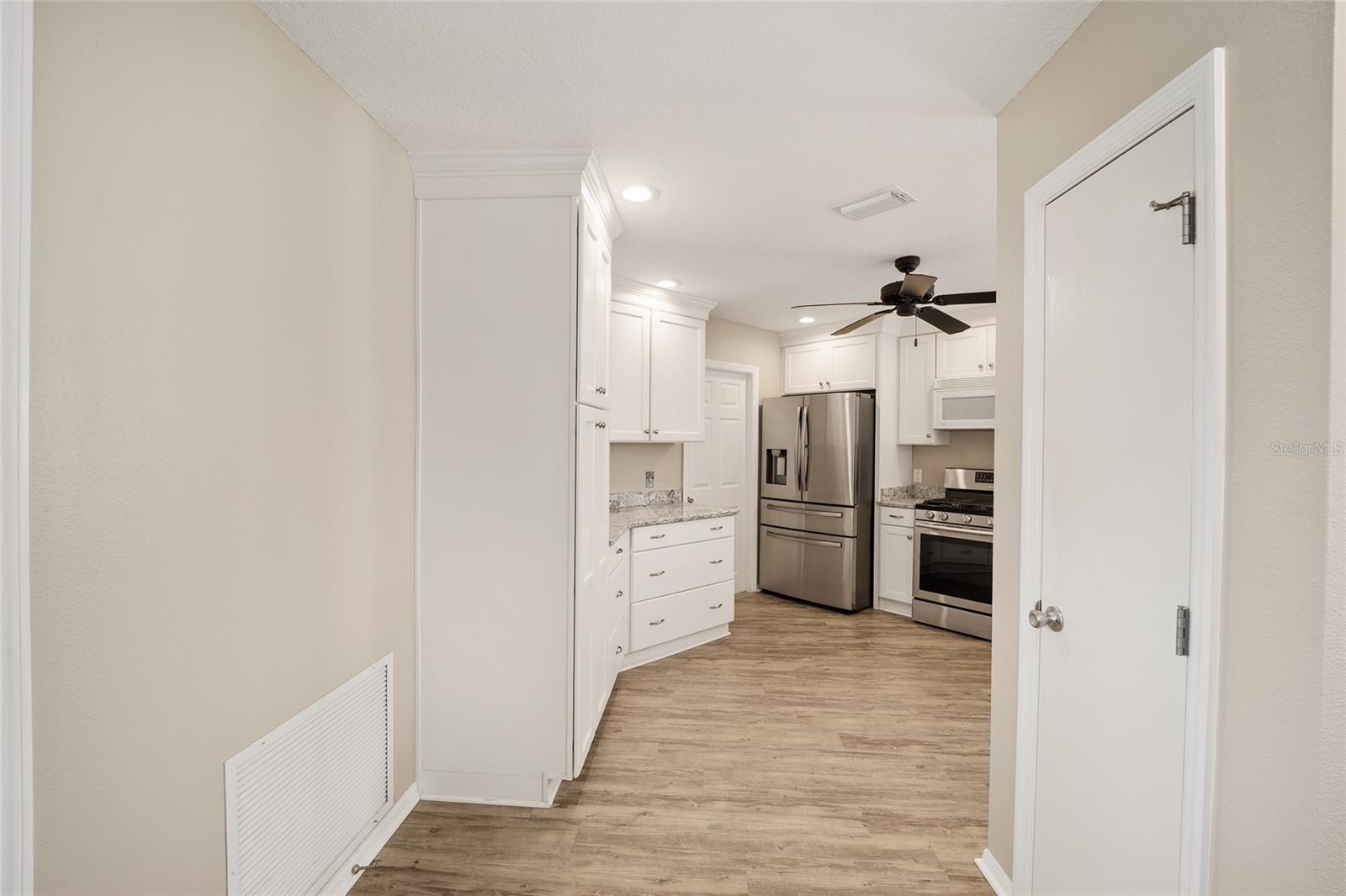 Image 7 of 47 For 17159 78th Crowfield Avenue