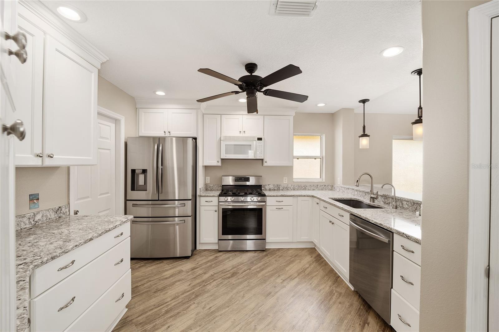 Image 8 of 47 For 17159 78th Crowfield Avenue