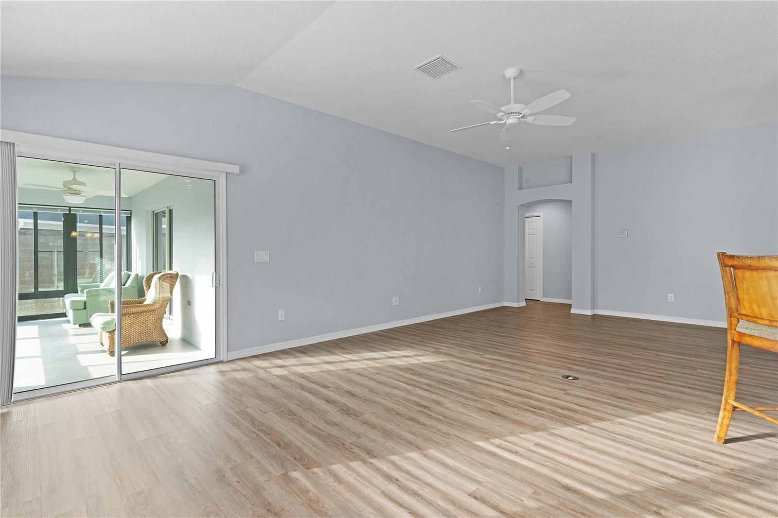 Image 13 of 50 For 9224 167th Ford Street