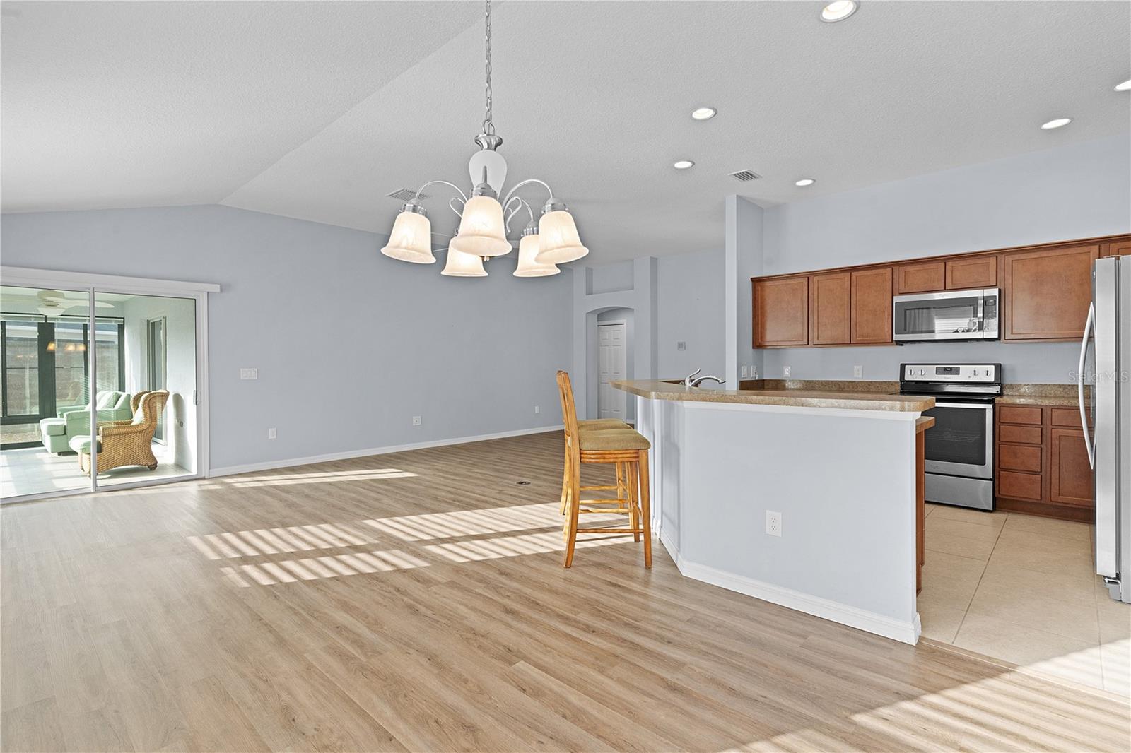 Image 17 of 50 For 9224 167th Ford Street