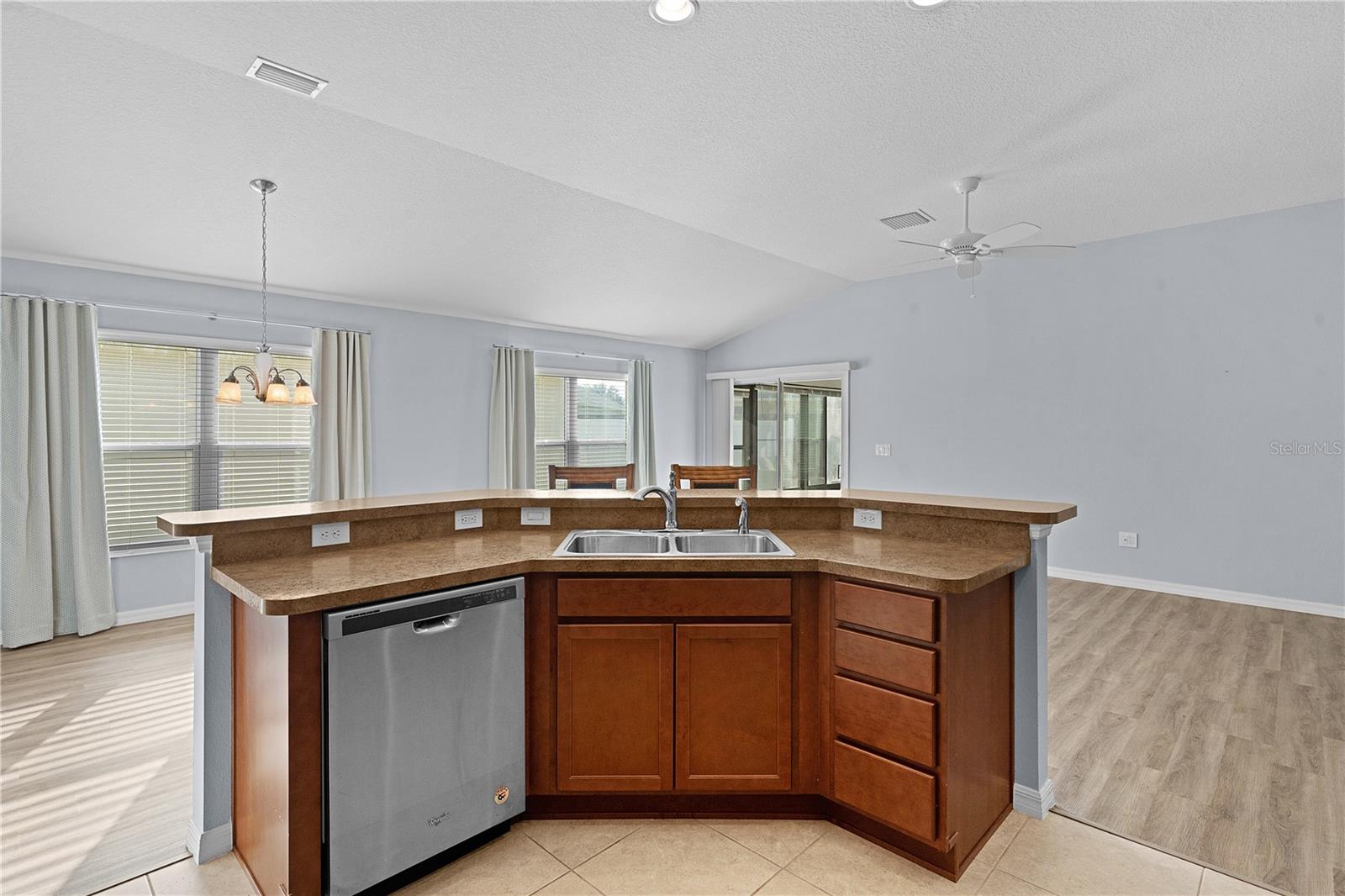 Image 20 of 50 For 9224 167th Ford Street