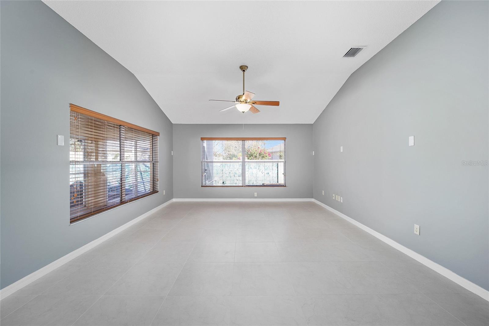 Image 12 of 46 For 17113 78th Larchmont Court