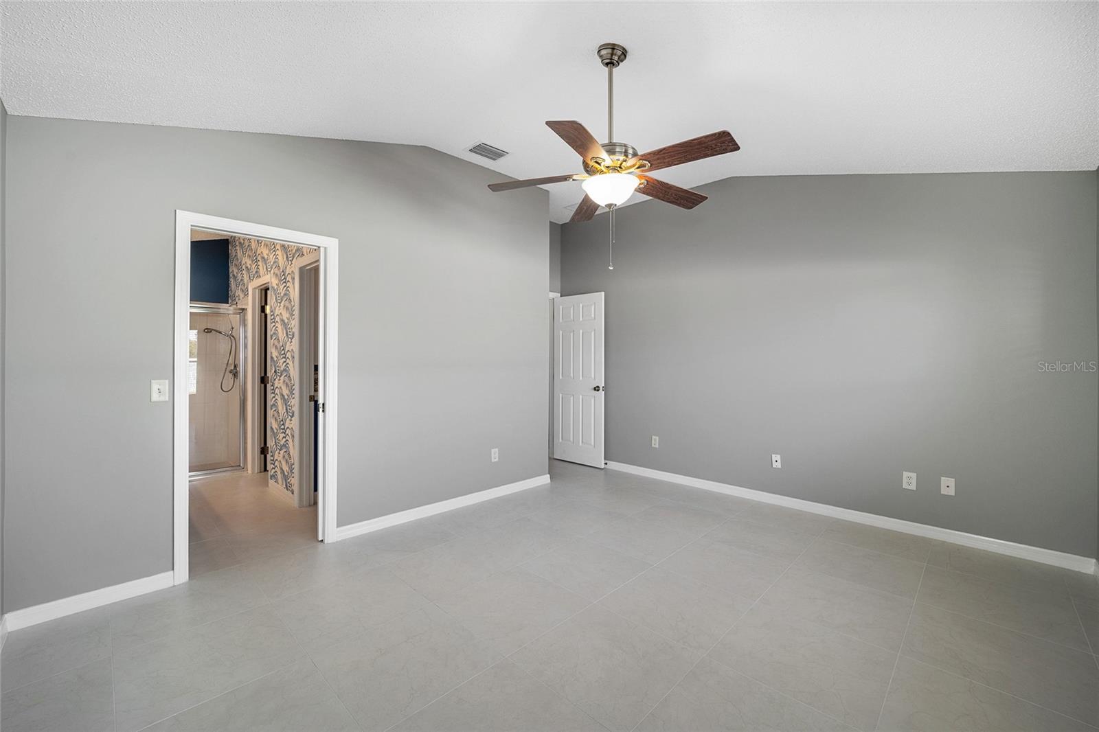 Image 23 of 46 For 17113 78th Larchmont Court