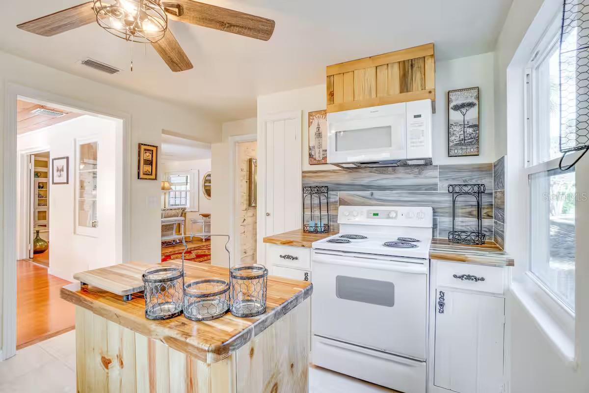 Image 10 of 33 For 422 11th Avenue